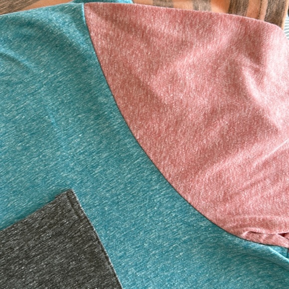 Set of 2 casual shirts - Picture 6 of 14